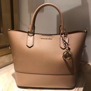 NEW👜Michael Kors Trista Dk khaki Lg Grab Bag